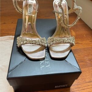 Badgley Mischka Women's Gold Heeled Sandals Galia Chmmet size 7